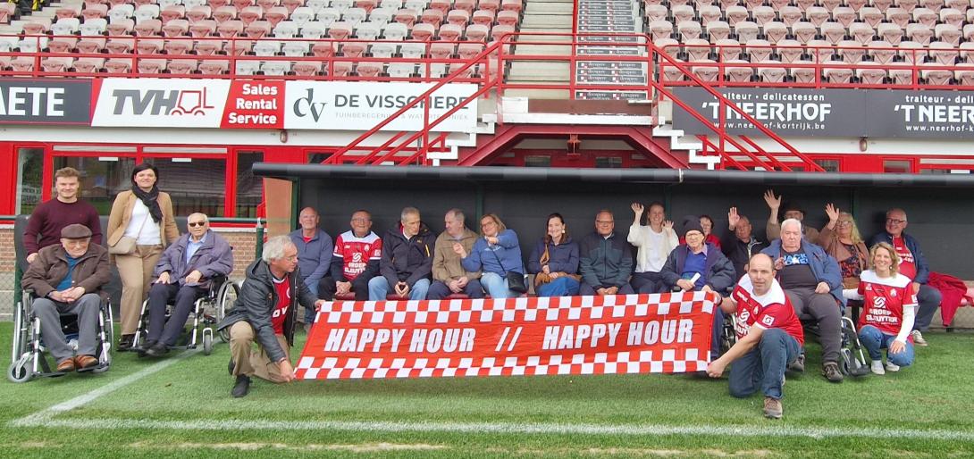 groepsfoto supporters met dementie KV Kortrijk